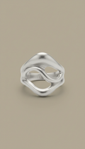 Anello statement in argento forma organica