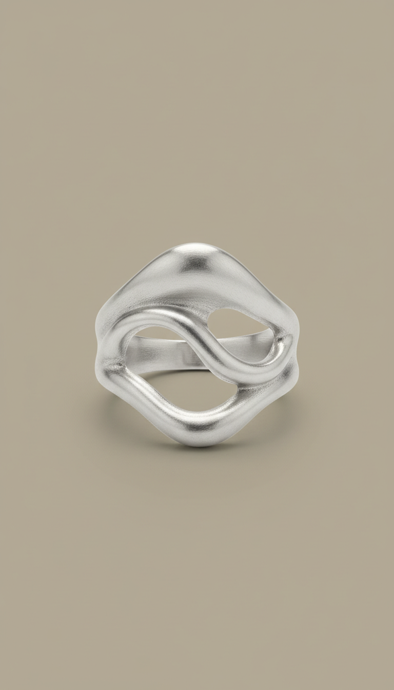 Anello statement in argento forma organica